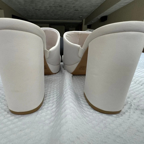CL by Laundry Get On Platform Heel Sandals in White New in Box size 10 / 41 - Picture 9 of 16